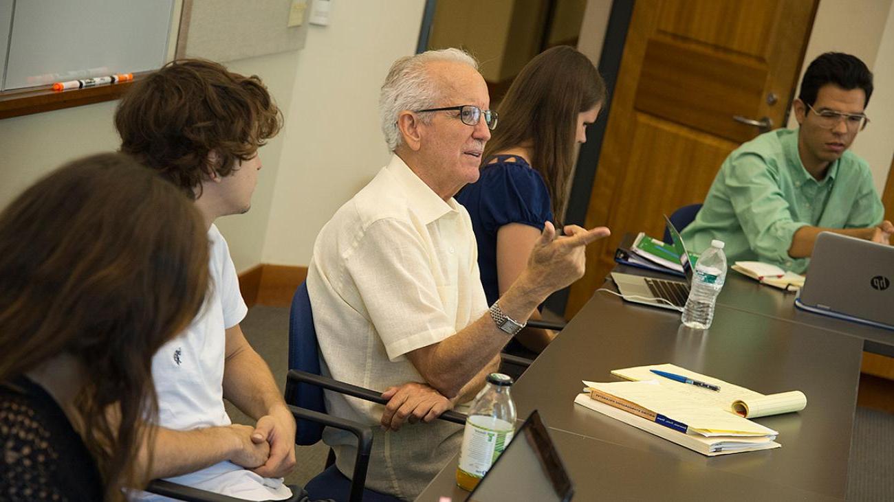 Prof. Richard Worthington teaching a class at Pomona College